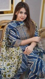 Elegant Farshi Stitched Three Piece Set - Image 2