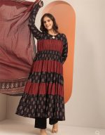 Premium  Gawn Kurta Three Piece Set - Image 4